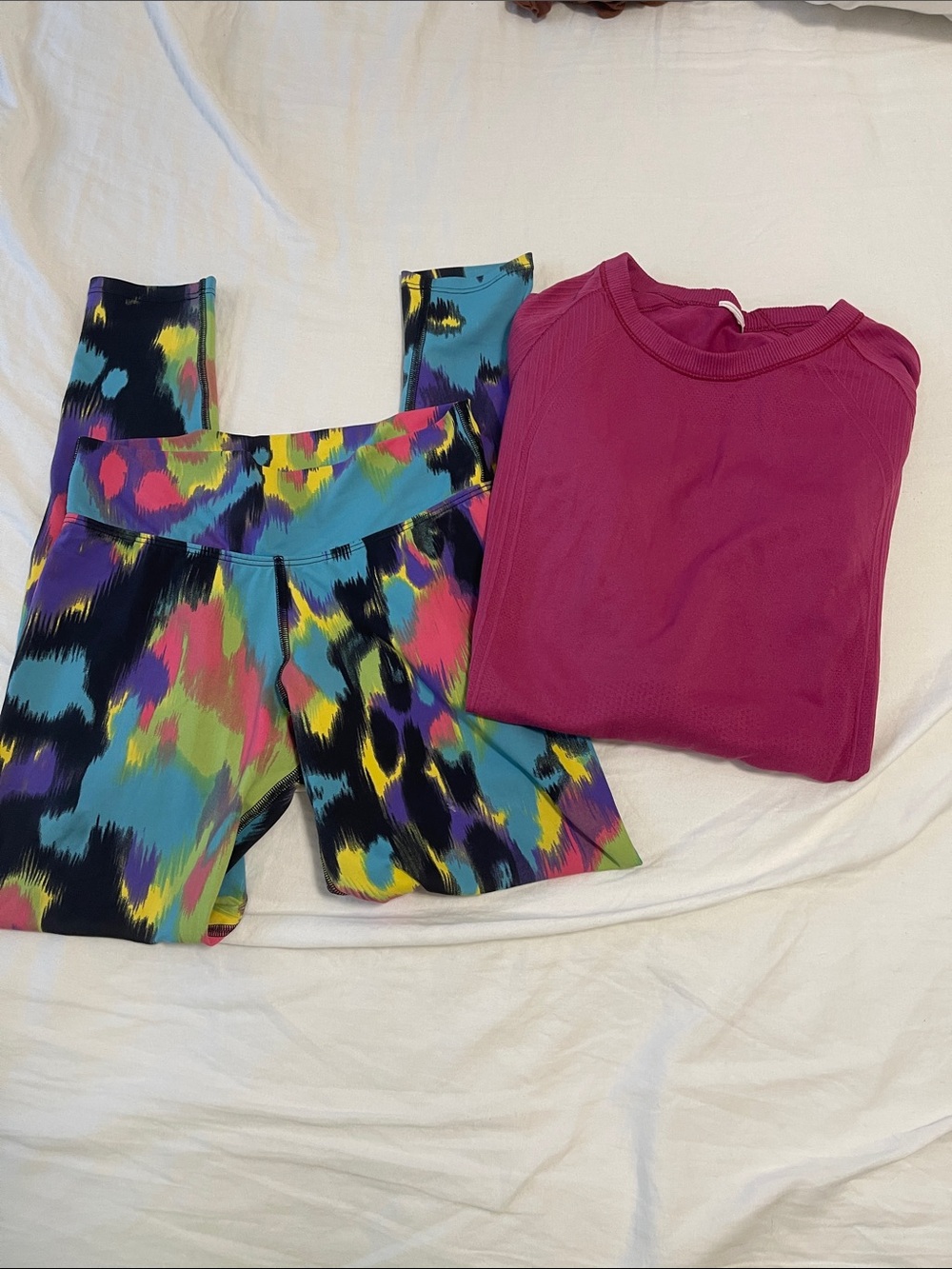 Women's Multicolor Athletic Leggings with Magenta Top